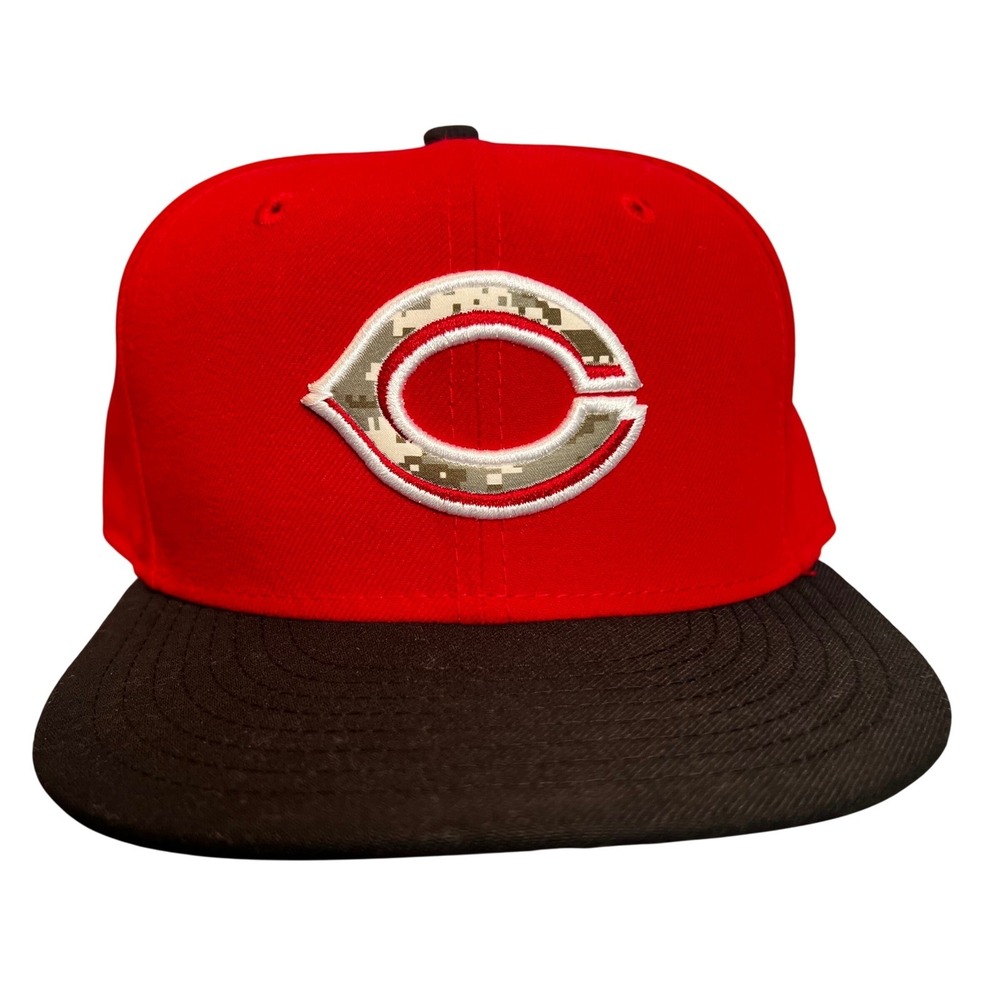 New Era 59FIFTY Cincinnati Reds Hat Red Black Digital Camo Logo Fitted 7 1/4